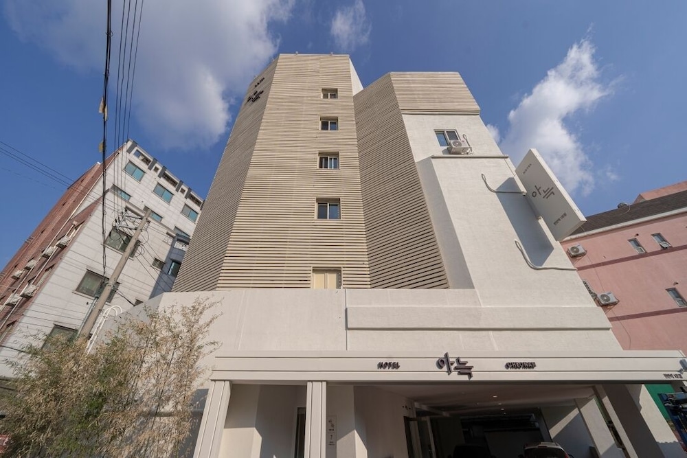 Aank Hotel Cheonan Station in Cheonan, South Korea