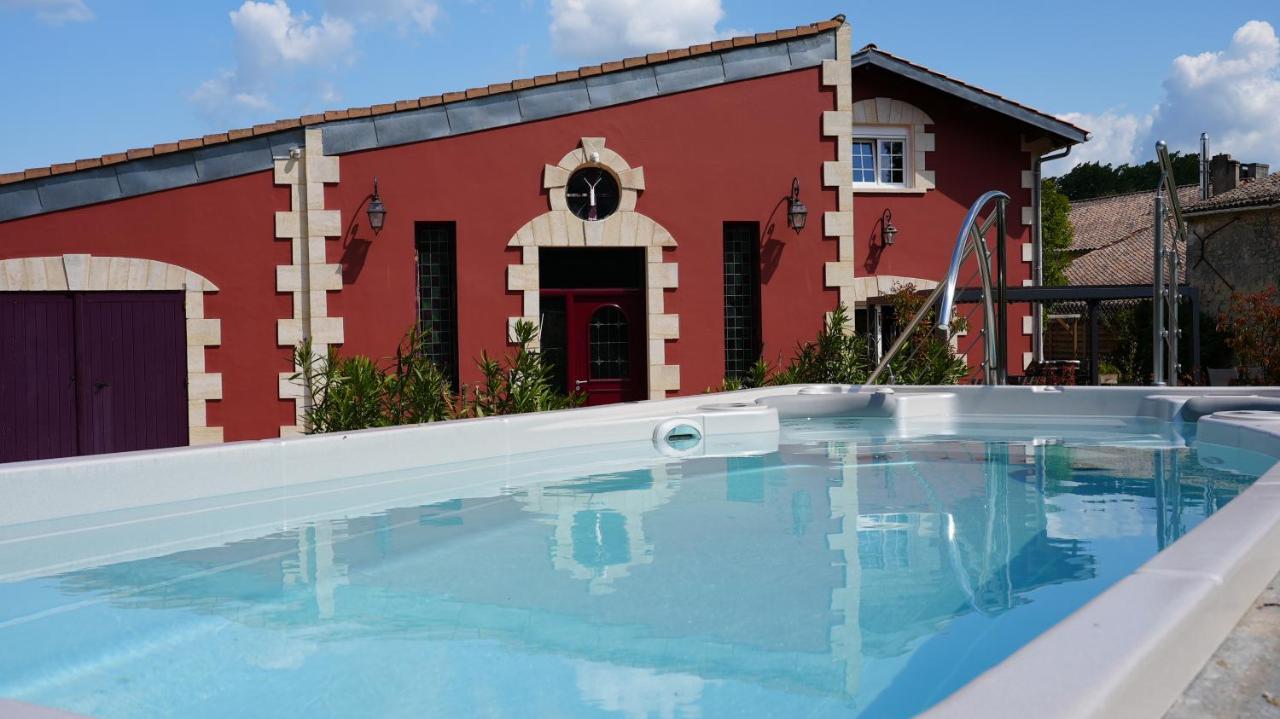 Domaine Des Pierres Precieuses Demeure de Charme Grand Standing 15 Pers SPA Massages Detente Et Bien Etre 30' Bordeaux — 4-Star Luxury Hotel in Gauriaguet, France