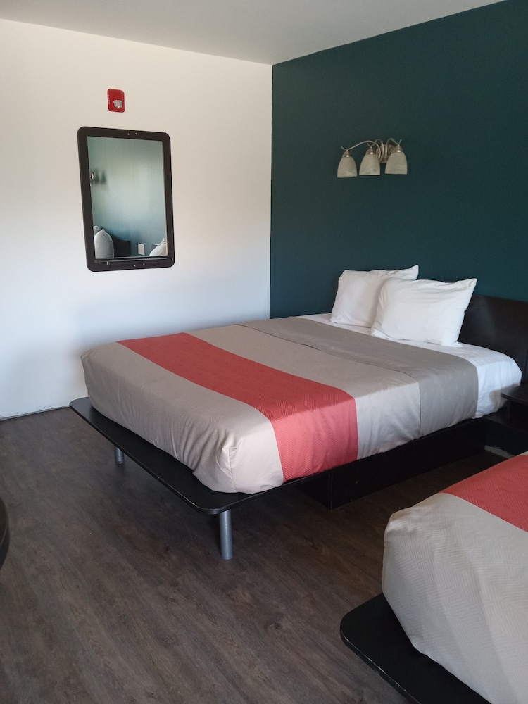 Motel6 Cameron MO - photo 11