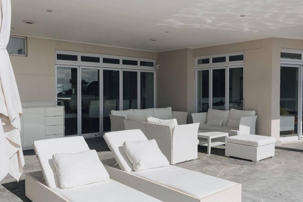 Villa Ravensteyn Camps Bay Luxury Villa
