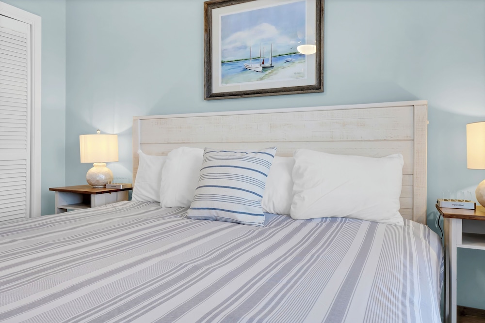 Sandpeddler Inn & Suites - photo 17