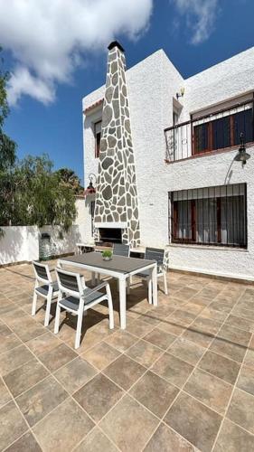 Mahmala Mágica in San Jose, Spain