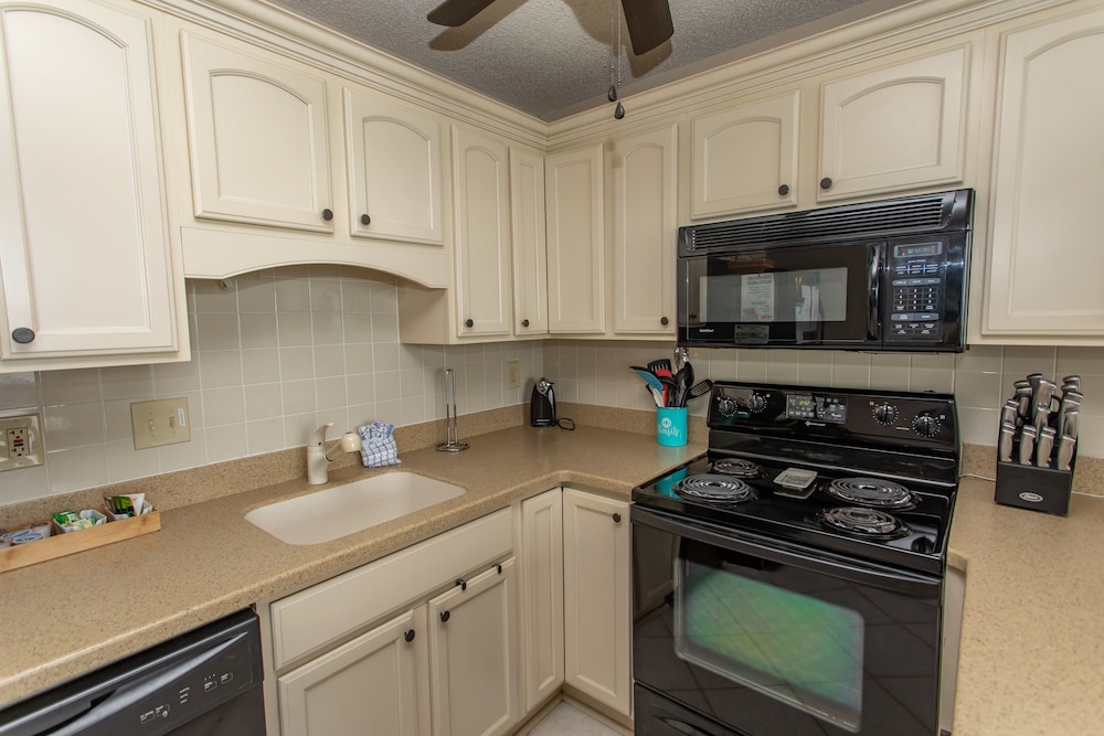 Royal Garden Resort 1506 2 Bedroom Condo by RedAwning - photo 9