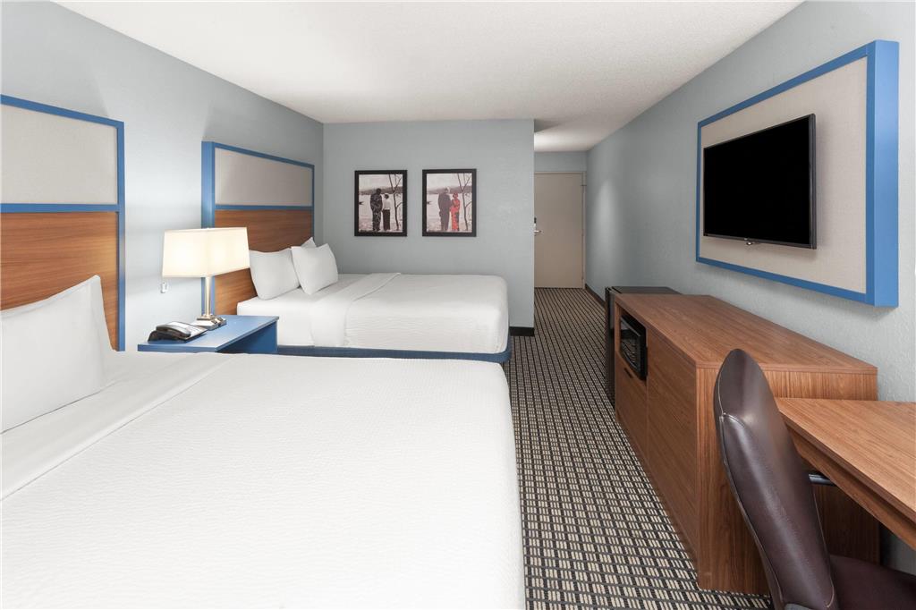 AmericInn by Wyndham Reedsburg - photo 22