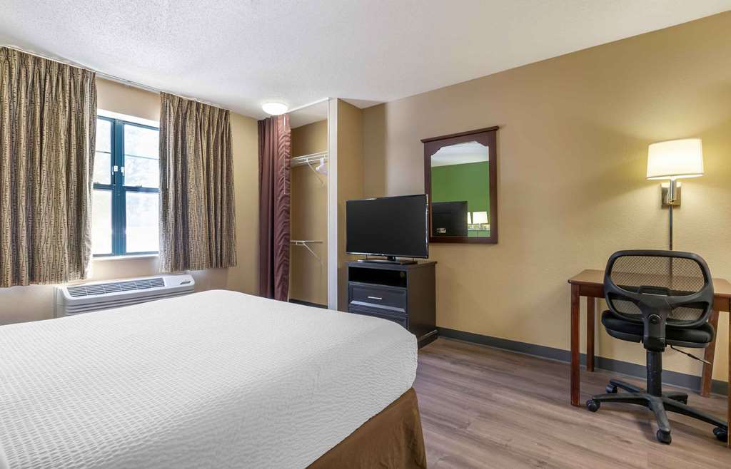 Extended Stay America Select Suites Fayetteville Springdale - photo 11