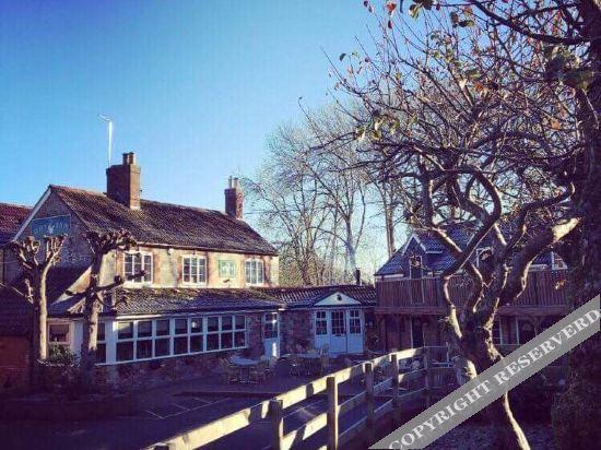 The Dove Inn — 4-Star Luxury Hotel in Warminster, United Kingdom