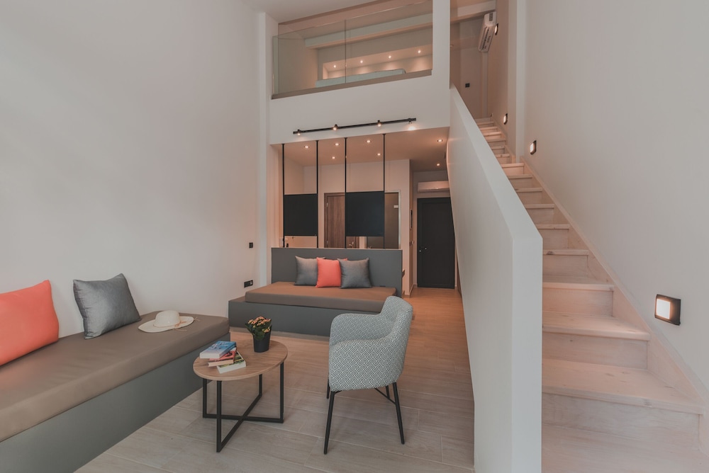 Cavo di Suites in Alimos, Greece