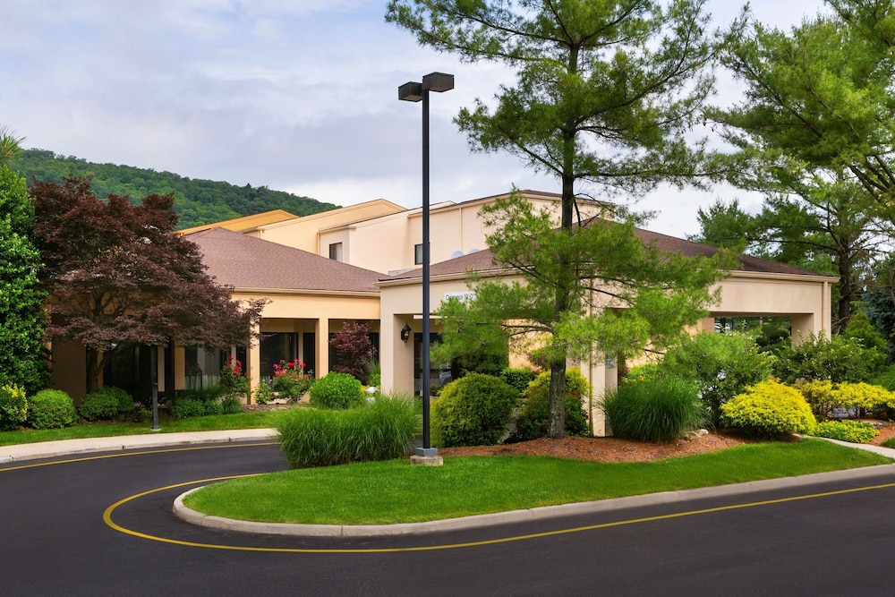 Courtyard by Marriott Mahwah - photo 30