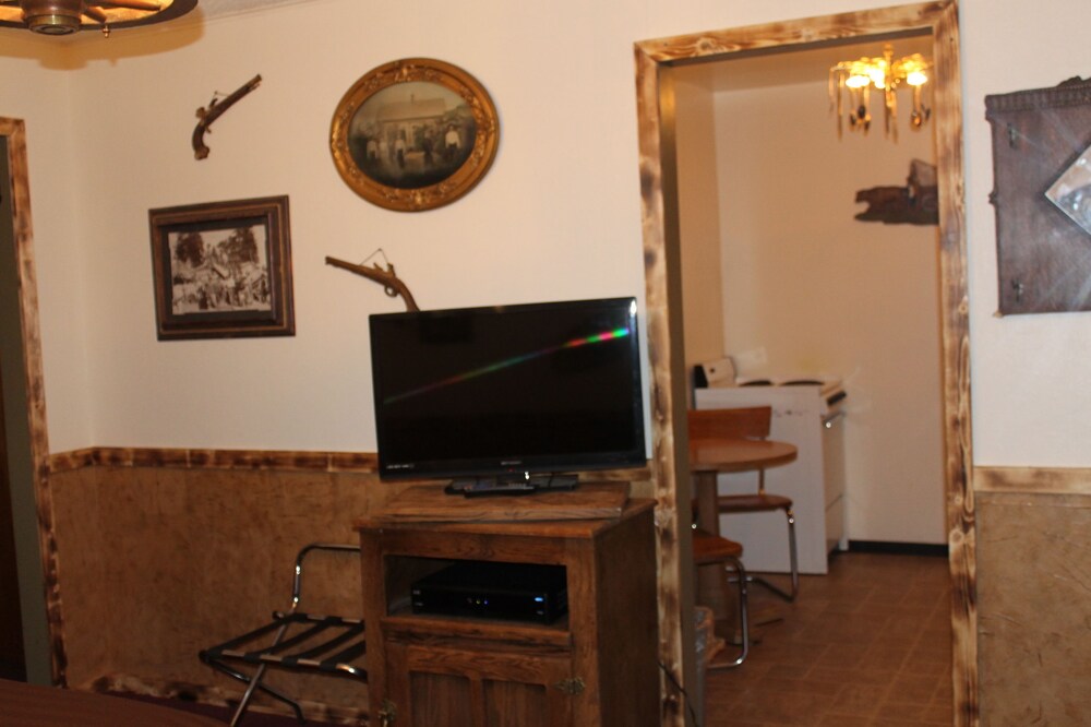Black Bear Motel - photo 27