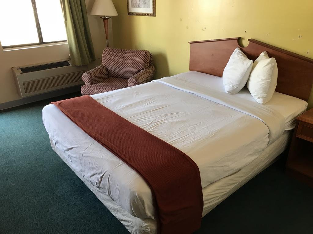 Oak Tree Inn - carbon neutral hotel in Irvine