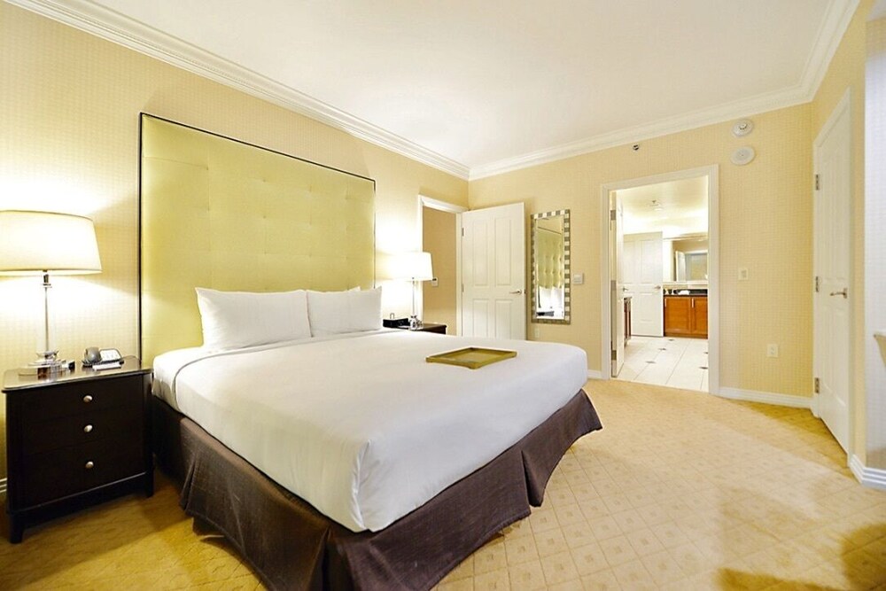 ABZ Signature Suites - photo 8