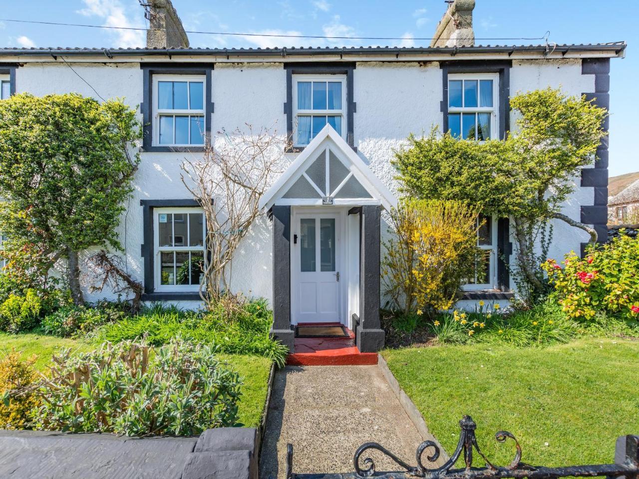 Court End Cottage — 4-Star Luxury Hotel in Millom, United Kingdom
