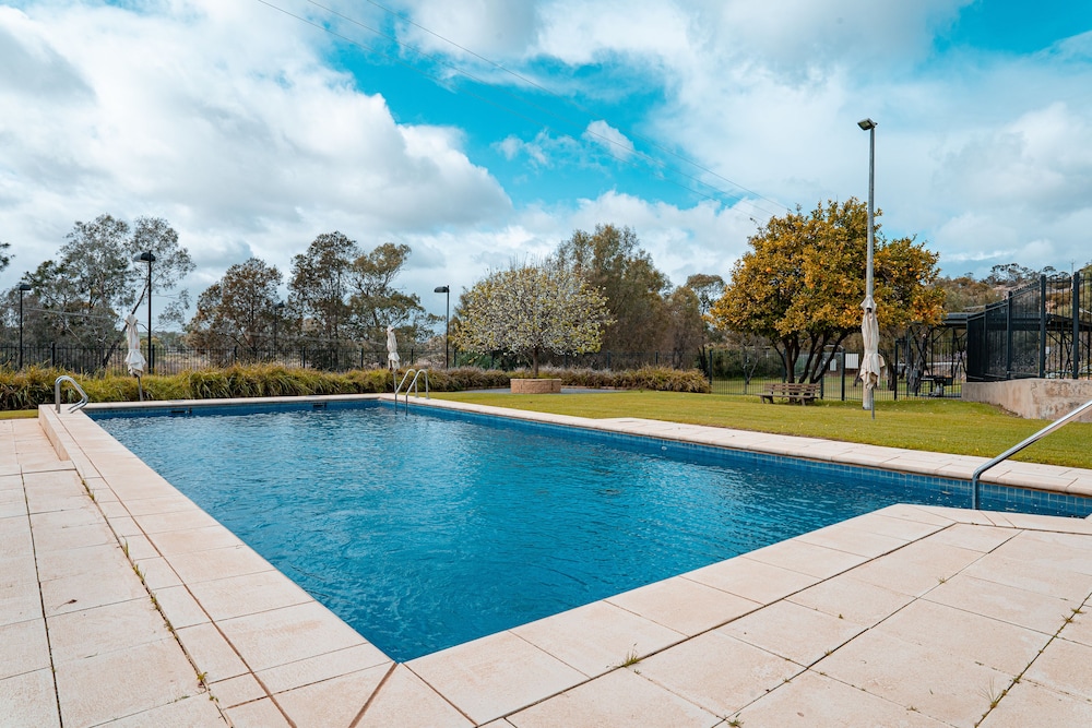 Aruma River Resort — hotel in Meningie