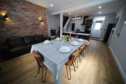 Lake view townhouse — 4-Star Luxury Hotel in Llanberis, United Kingdom