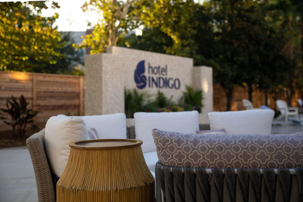 Hotel Indigo Mount Pleasant by IHG - photo 30