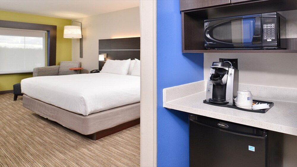 Holiday Inn Express & Suites Parkersburg East by IHG - photo 5