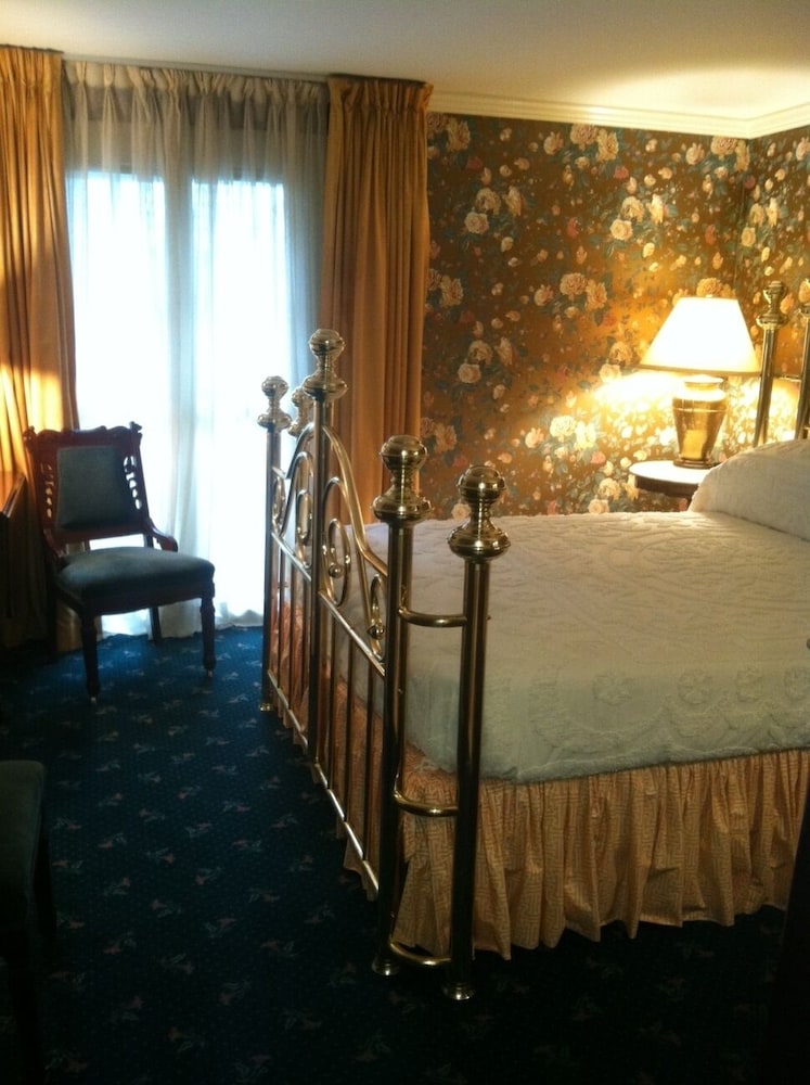 Nine O Five Royal Hotel - photo 34