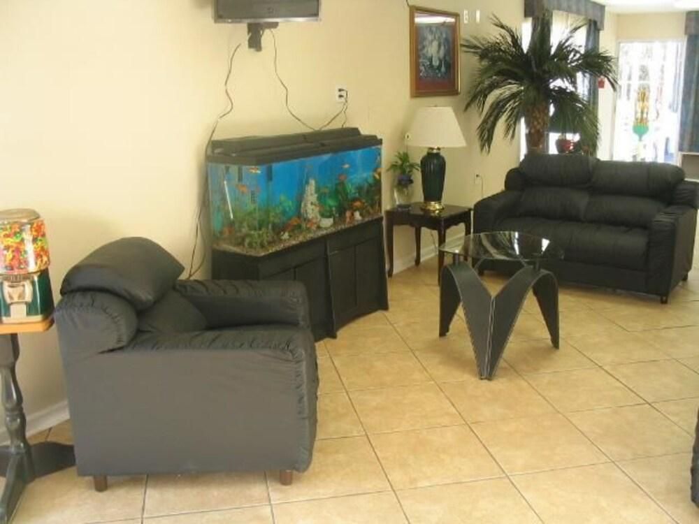 Guest Inn Dalton - photo 10