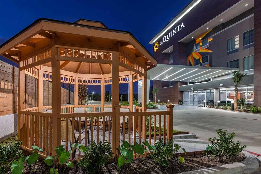 La Quinta Inn & Suites by Wyndham Houston East at Sheldon Rd - photo 32
