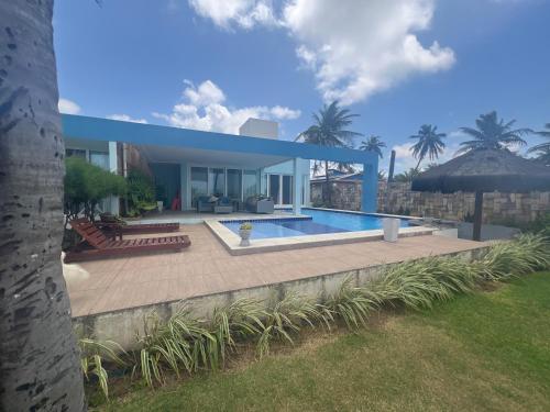 Ocean Front Privacy And Comfort — Pitangui