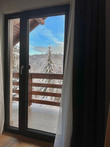 Hill House SD — 4-Star Luxury Hotel in Toplita, Romania