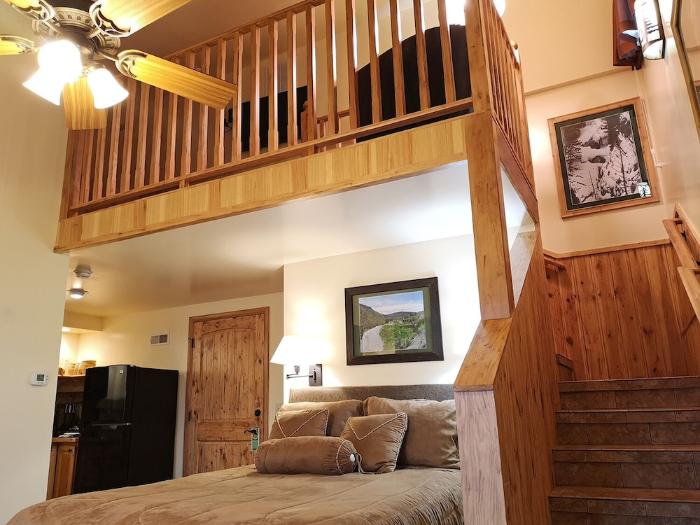 Yellowstone Riverside Cottages - photo 71