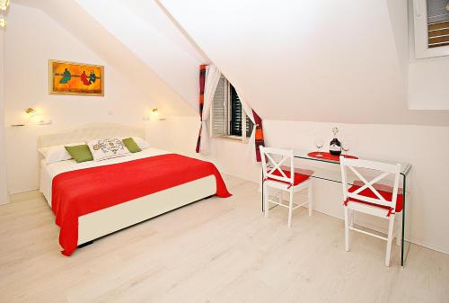 Angelus Apartments