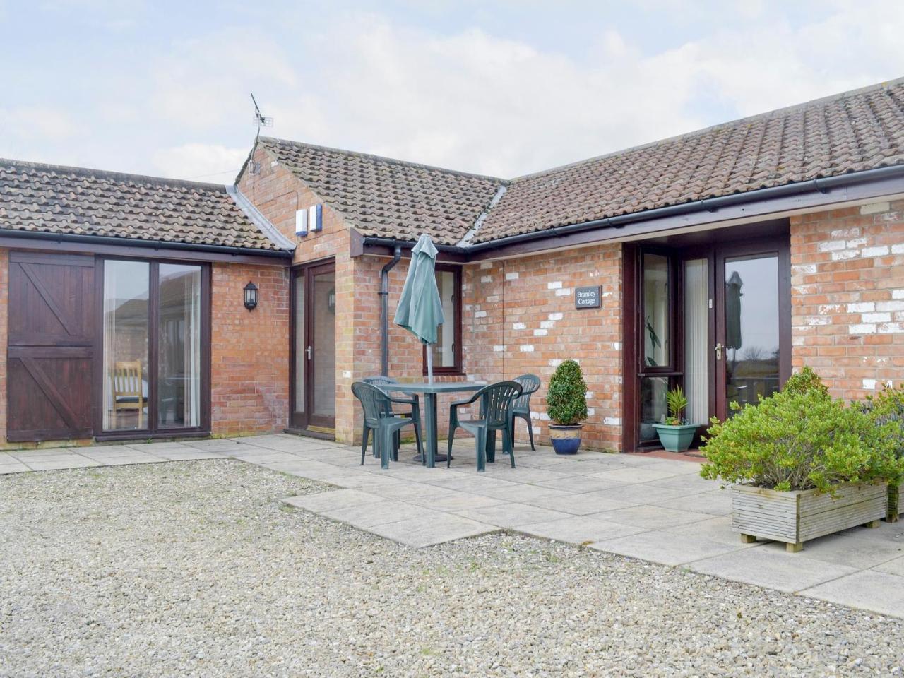 Bramley Cottage Ukc1701 — 4-Star Luxury Hotel in Bridgwater, United Kingdom
