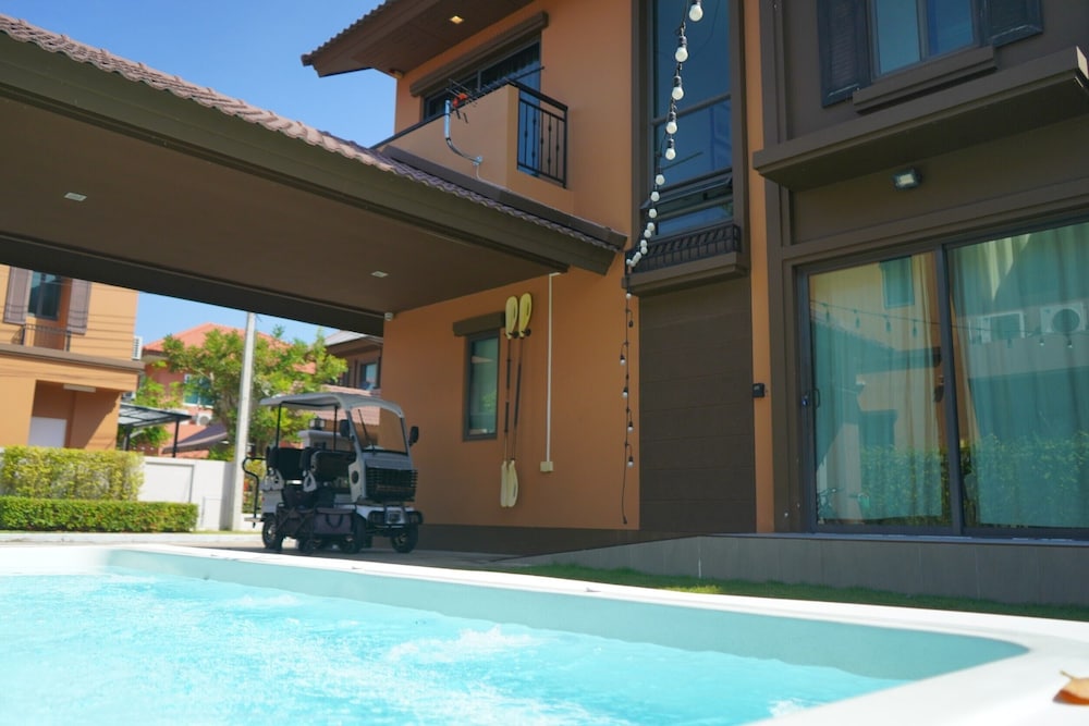 Castello Di Mare - carbon neutral hotel in Cha-Am
