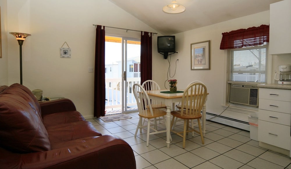 Atlantis Motel - photo 2