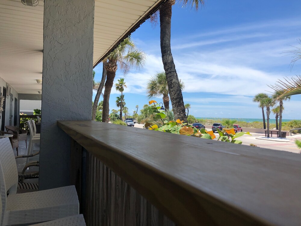 Sabal Palms Inn - photo 42