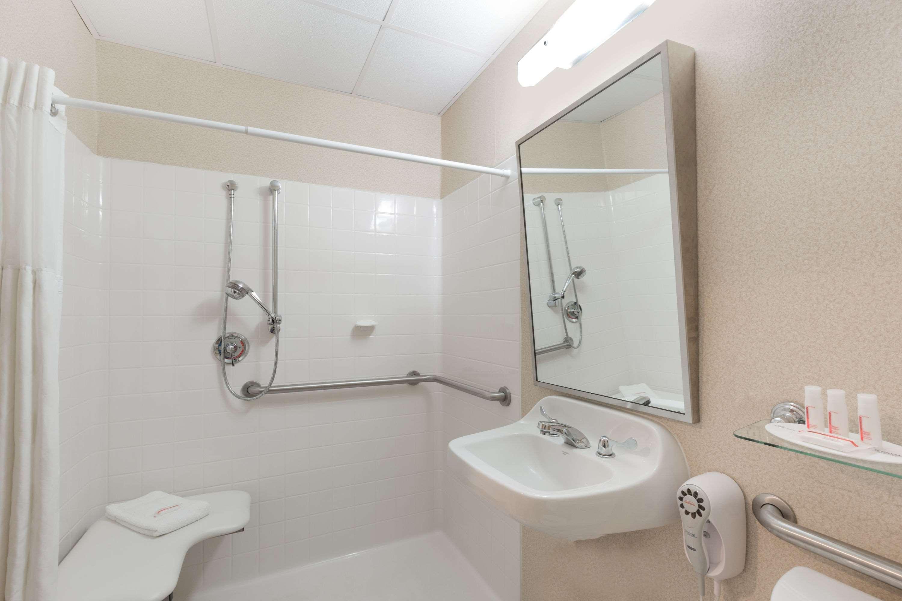 Hilltop Inn & Suites - photo 15