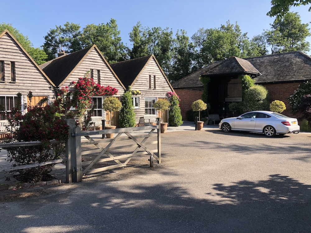 Tonge Barn - carbon neutral hotel in Sittingbourne