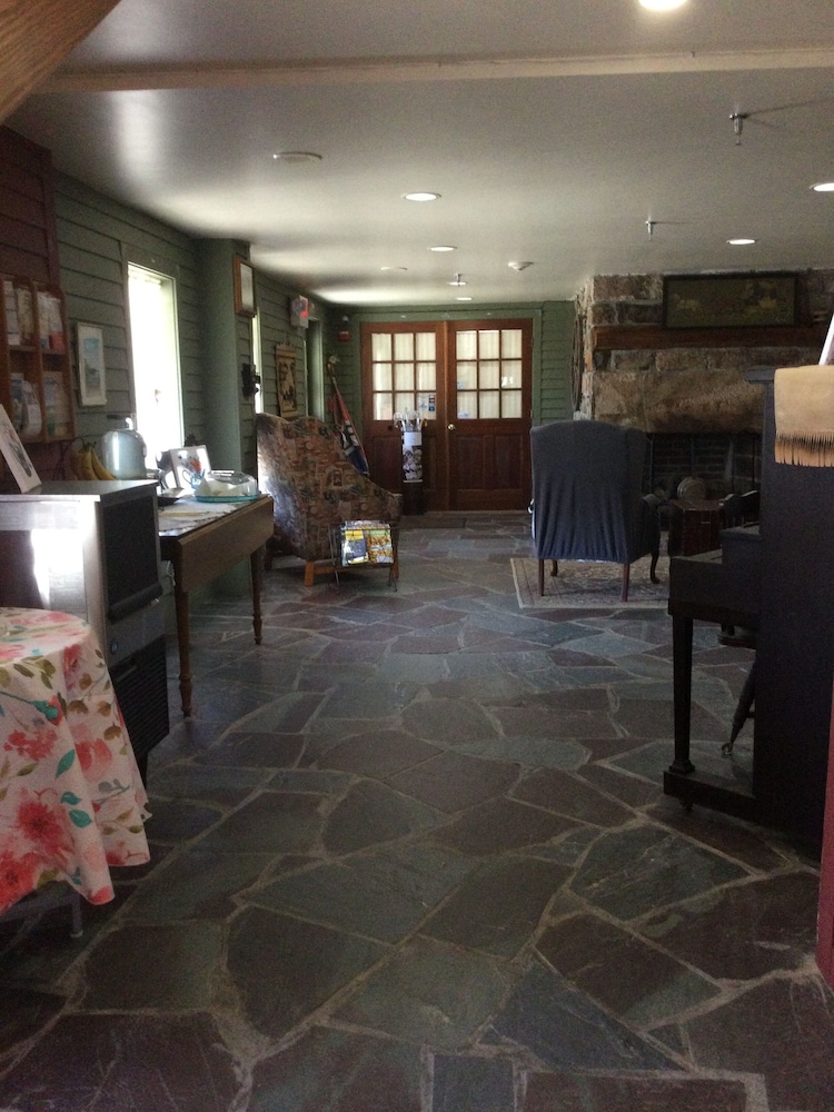 Stagecoach House Inn - photo 4