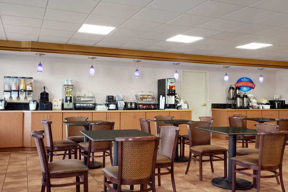 Baymont by Wyndham Elizabethtown - photo 15
