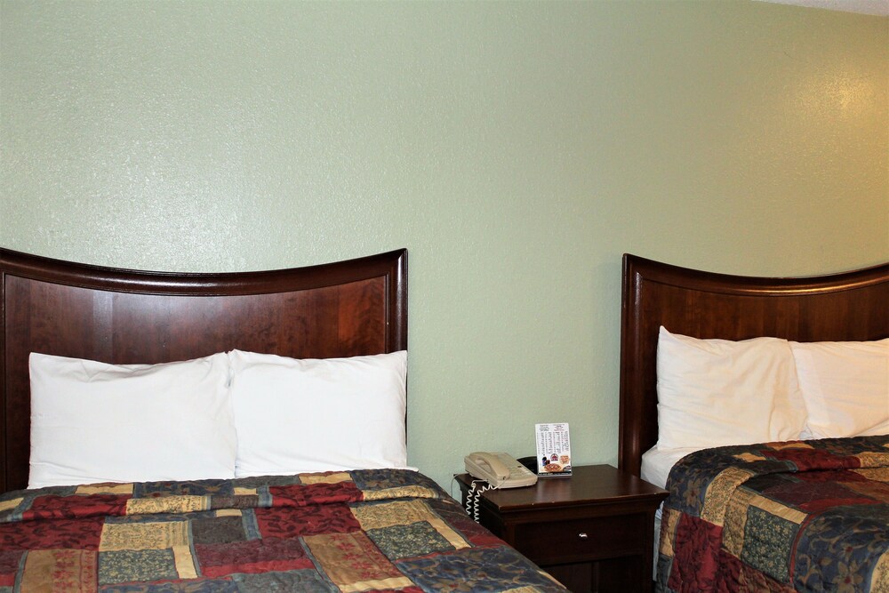 Airport Inn Chattanooga - photo 36