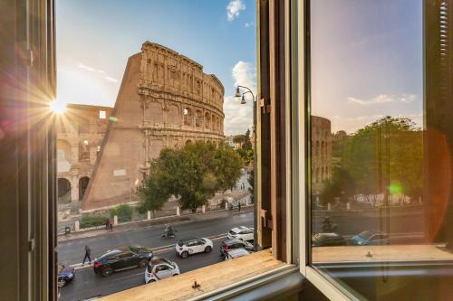 Iconic Apartment with Unique Colosseum View — 4-Star Luxury Hotel in Rome, Italy