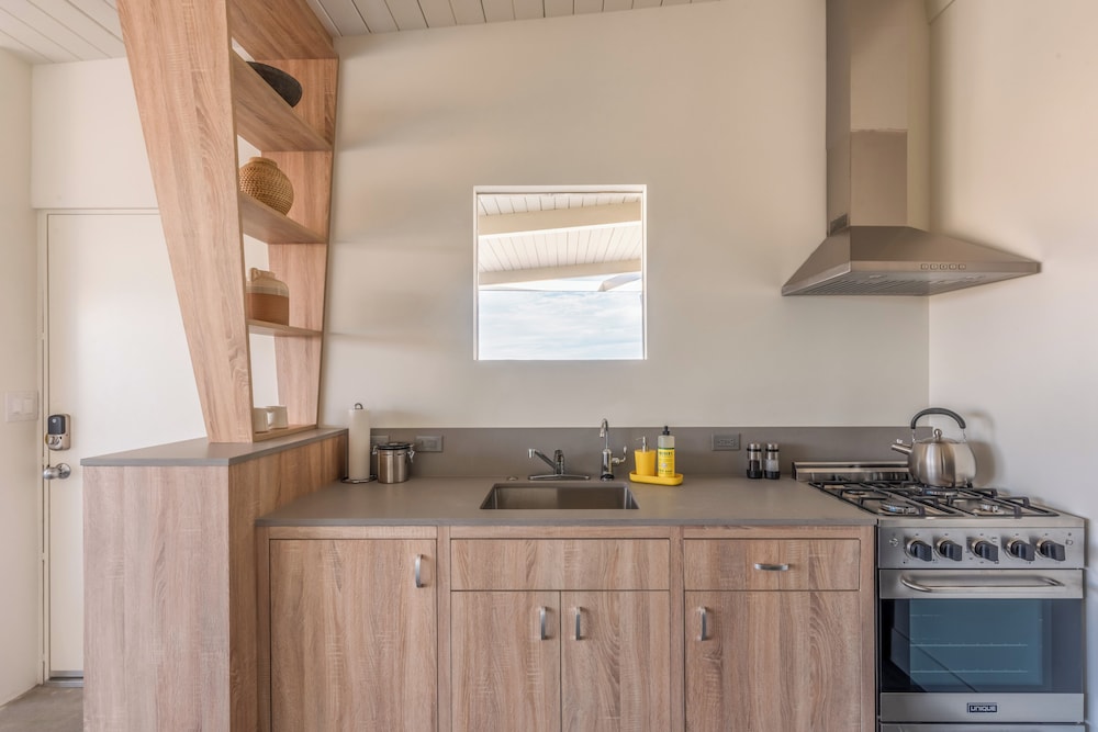 The Bungalows by Homestead Modern at The Joshua Tree Retreat Center - photo 27