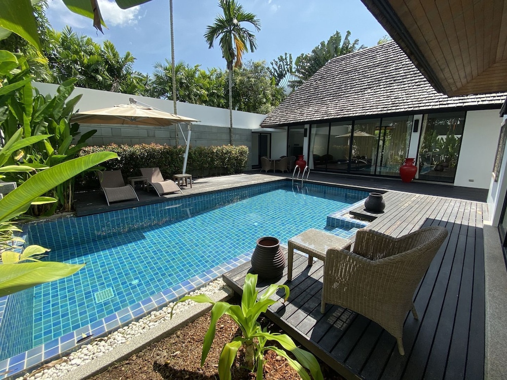 Private Pool Villa Near To Layan Beach Set In Lush Tropical Garden — 4-Star Luxury Hotel in Phuket, Thailand