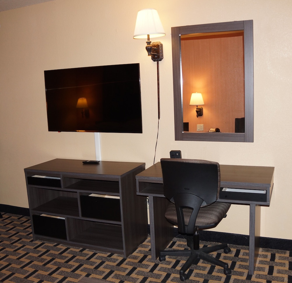 Super 8 by Wyndham Farmers Branch North Dallas - photo 9