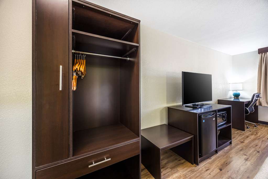Sleep Inn & Suites Salina I 135 - photo 13