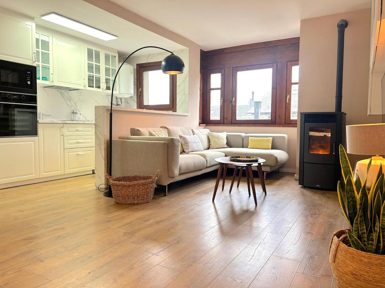 Duplex Amb Encant Al Centre D’espot by Rural D’aneu in Espot, Spain