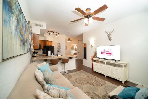 The Cozy Enclave — 4-Star Luxury Hotel in Lago Vista, United States
