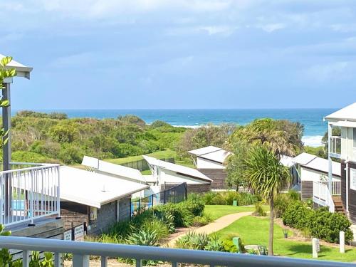 Caves Beach Aqua Villa 2bedroom sleeps up to 5 guests — 4-Star Luxury Hotel in Caves Beach, Australia