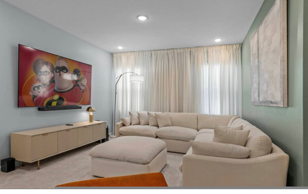 NEW Home 8 Bedrooms At Bella Vida Resort - photo 2