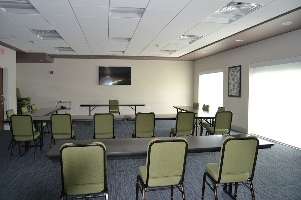 Holiday Inn Express & Suites Goodlettsville N Nashville by IHG - photo 38