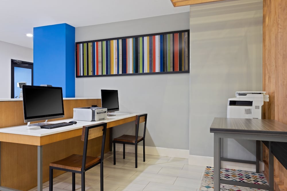 Holiday Inn Express & Suites Lake Placid by IHG - photo 43