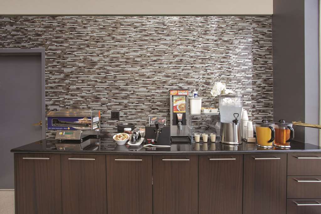 La Quinta Inn & Suites by Wyndham Dublin Pleasanton - photo 29