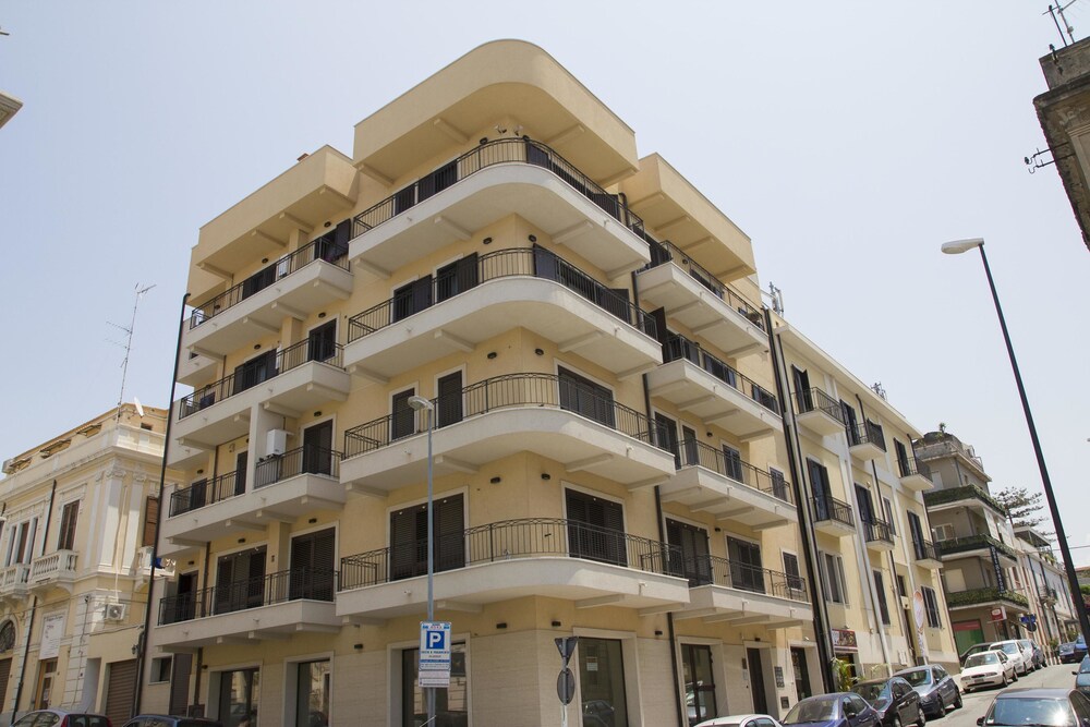 Arete' Luxury Room — 4-Star Luxury Hotel in Reggio Calabria, Italy
