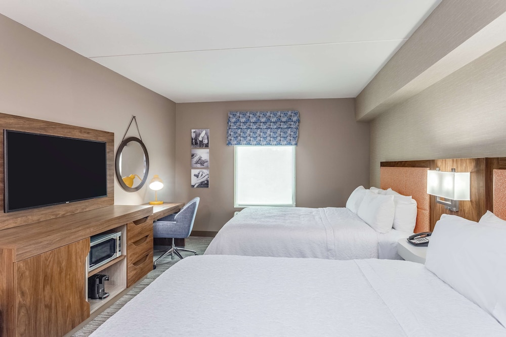 Hampton Inn & Suites Kittery Portsmouth - photo 11